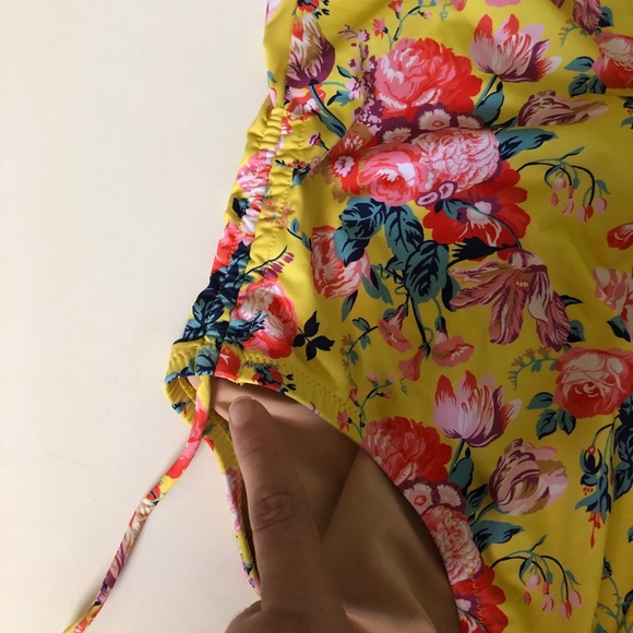 Swimsuit - Picture 5 of 5